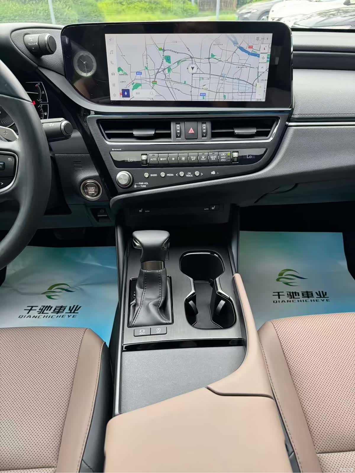 Lexus ES, 2023 12