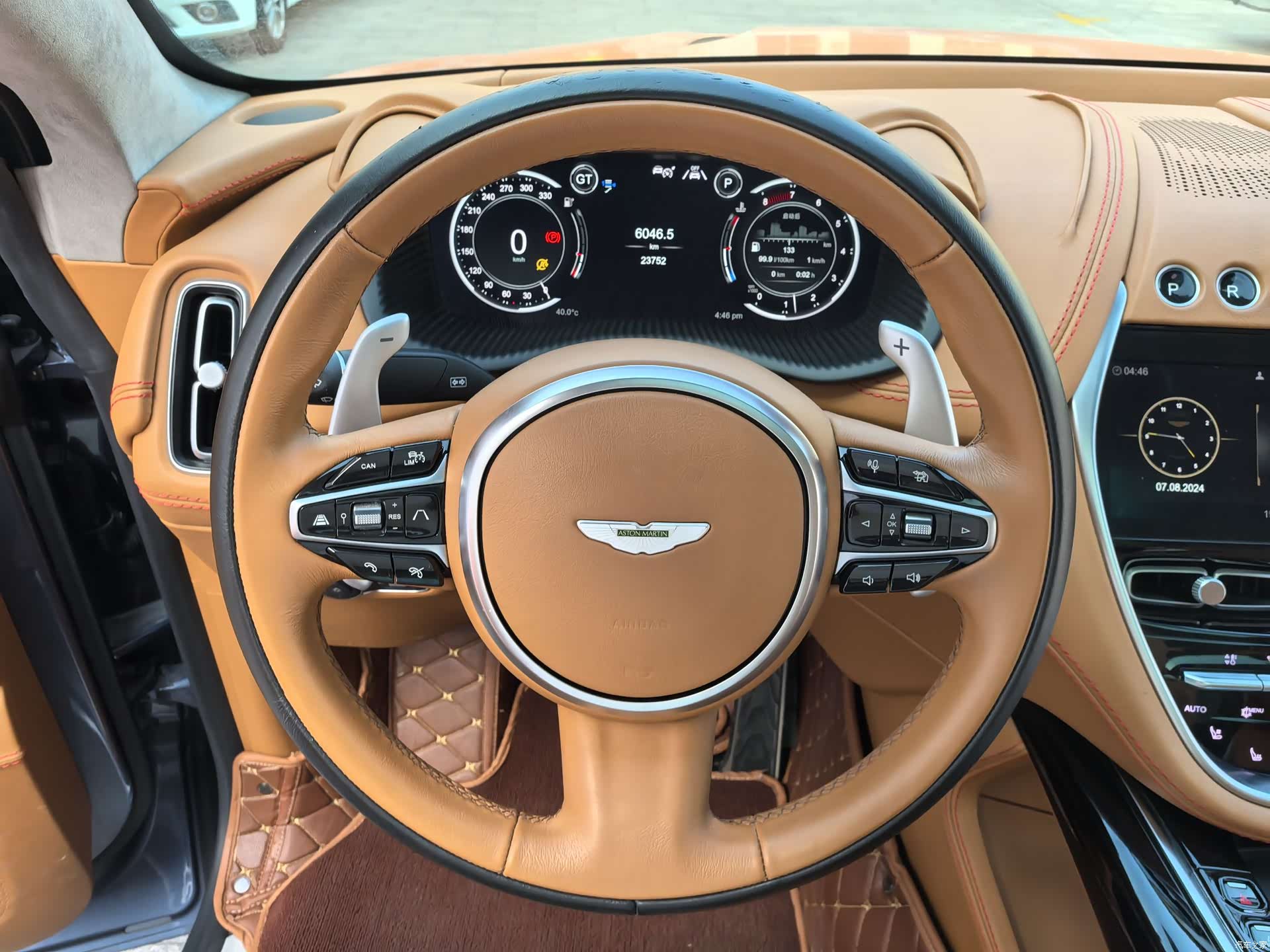 Aston Martin DBX, 2021 9