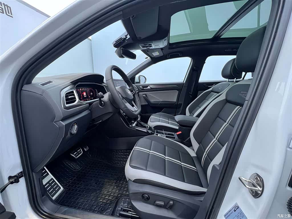 Volkswagen T-ROC, 2025 16