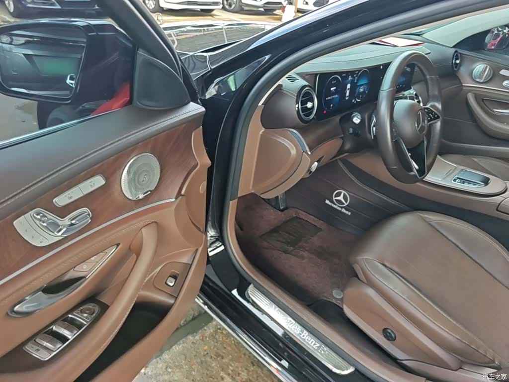 Mercedes-Benz E-Class, 2023 16