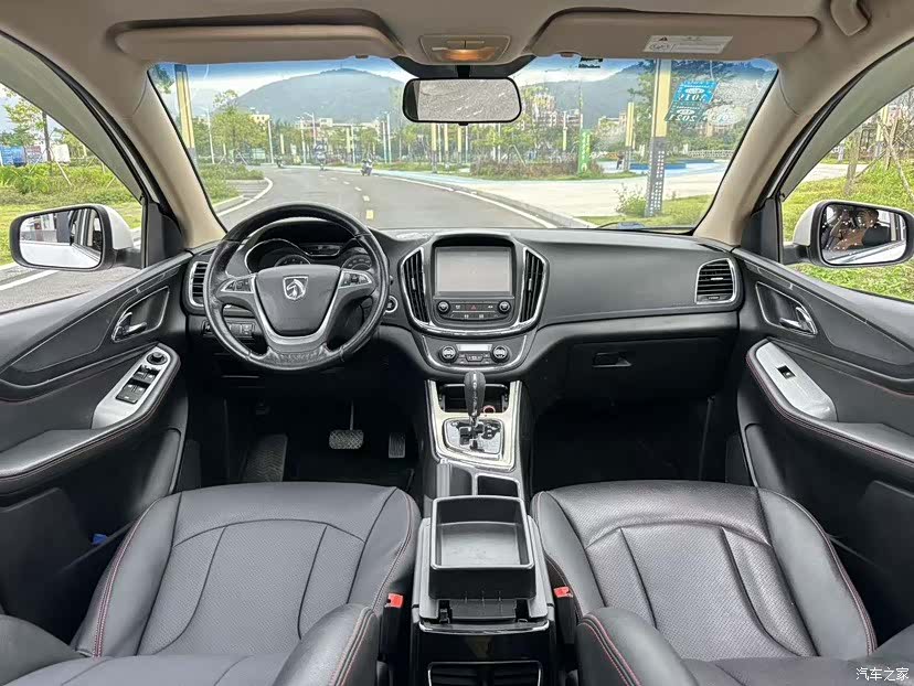 Wuling 560, 2017 14