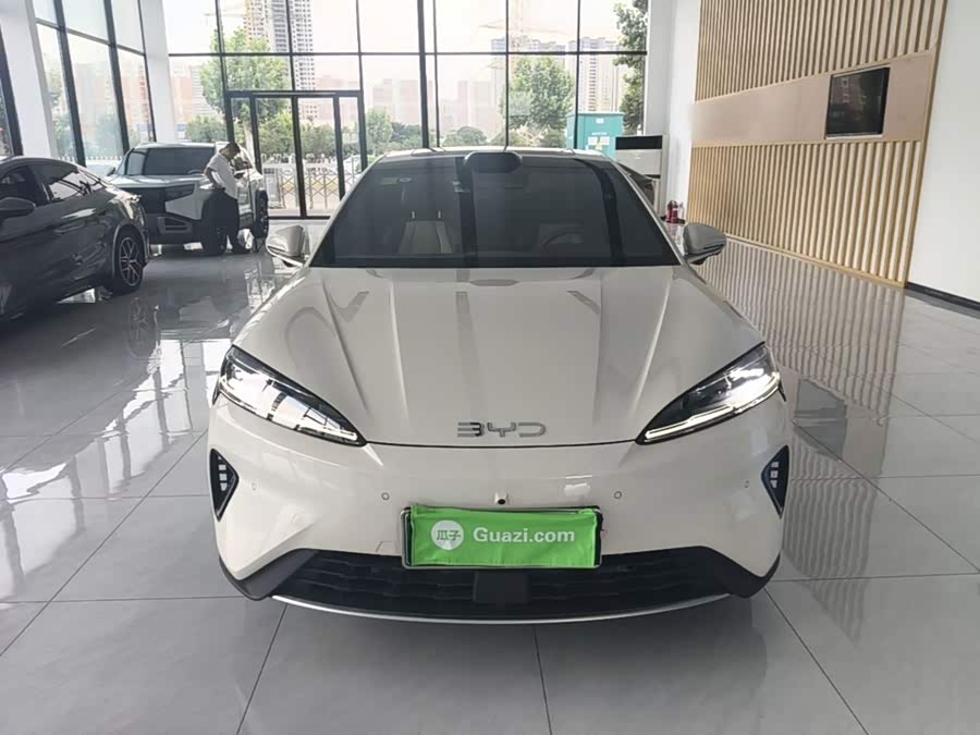 BYD Seal 07 DM-i 2025, фото 3