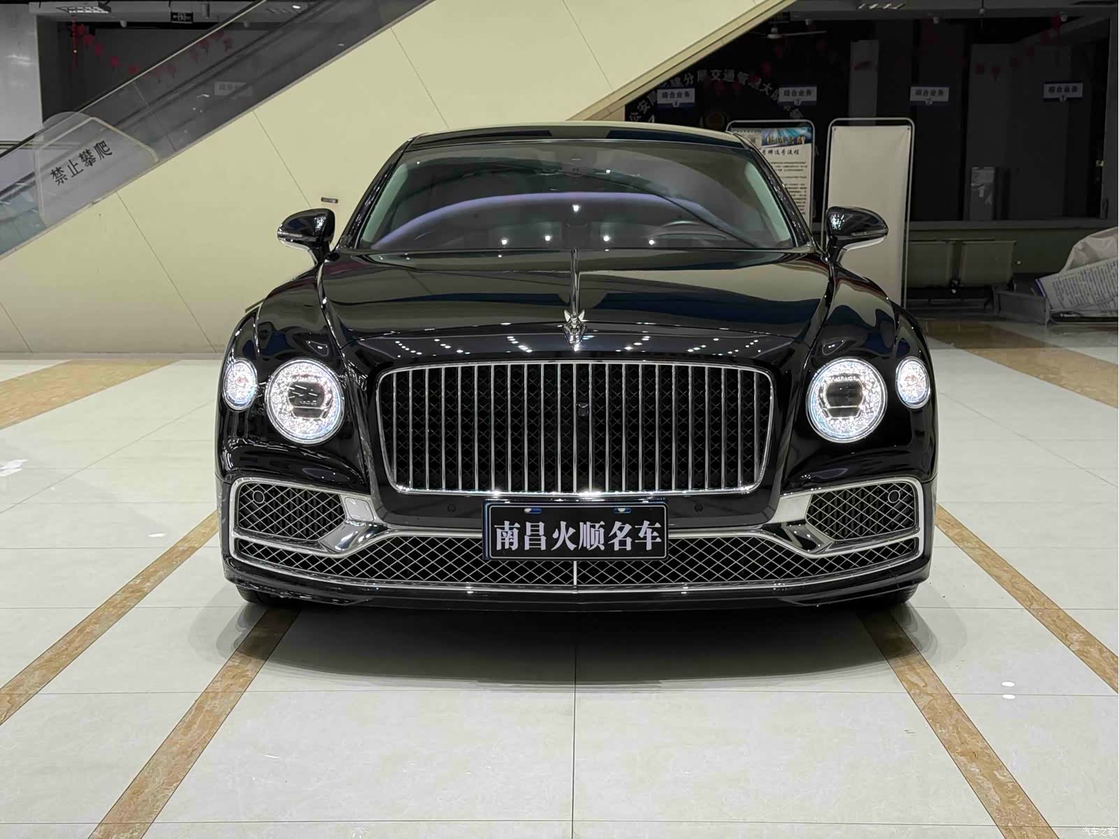 Bentley Flying Spur, 2022 2