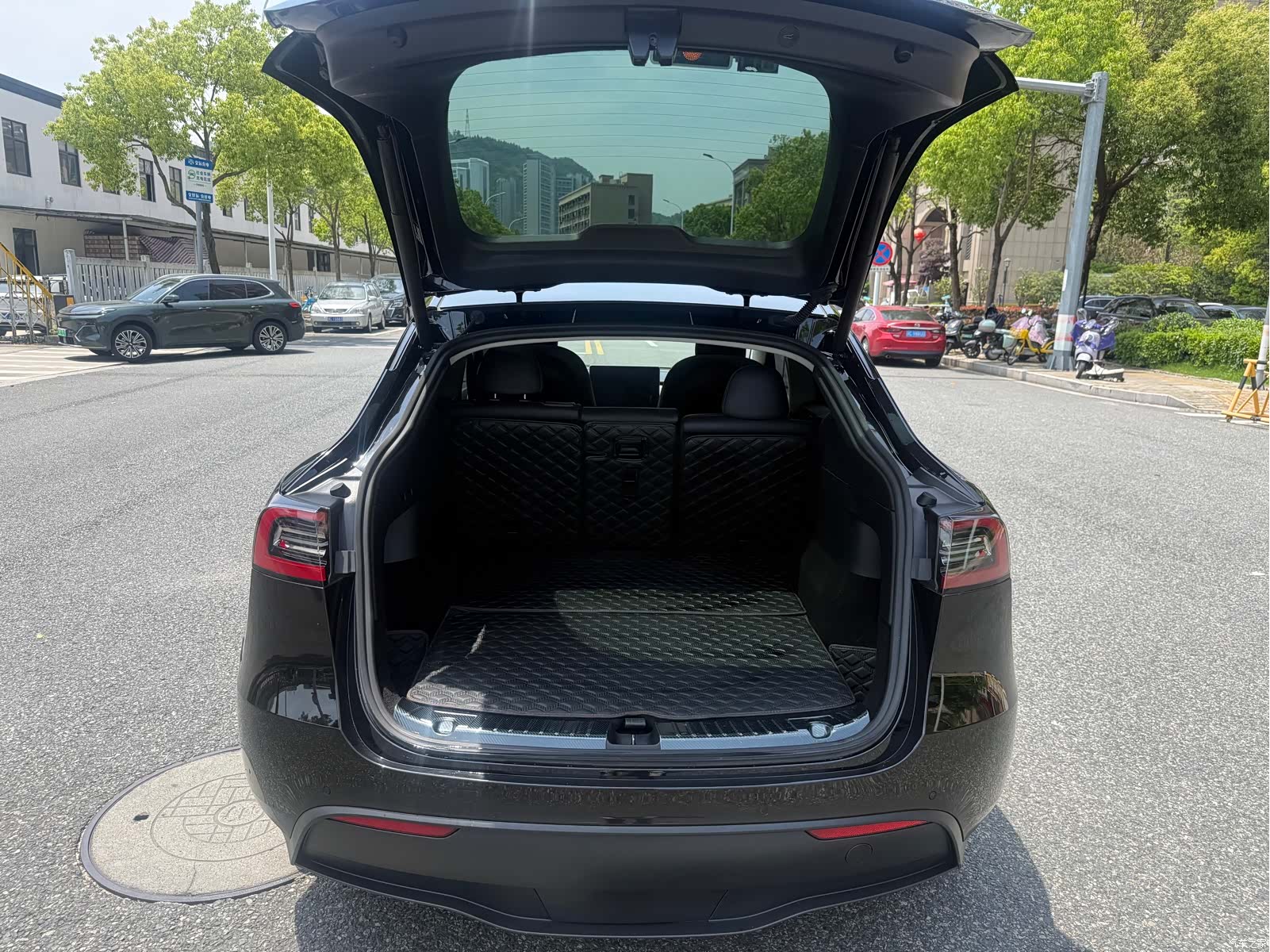 Tesla Model Y, 2022 16