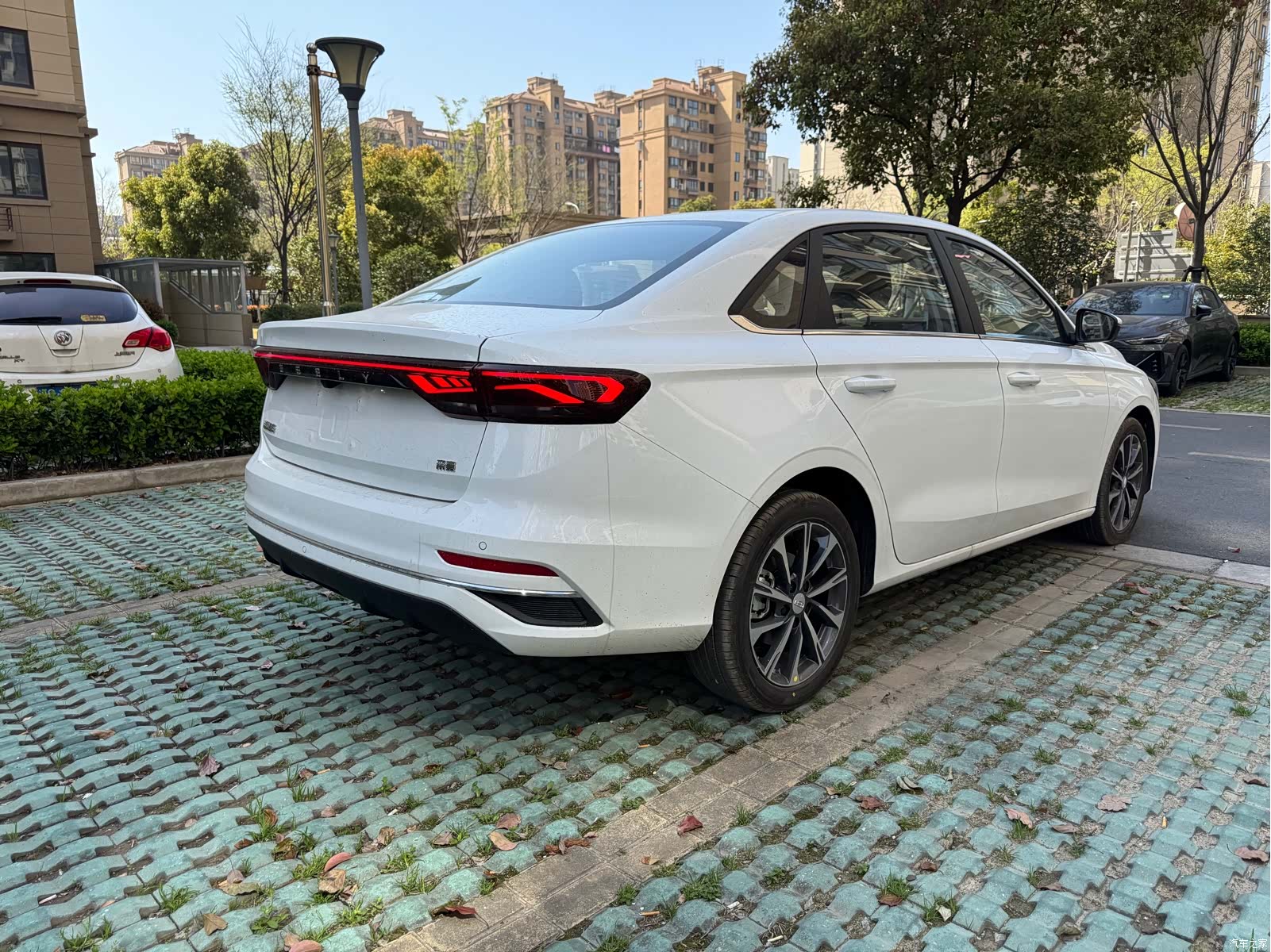Geely Emgrand, 2025 8