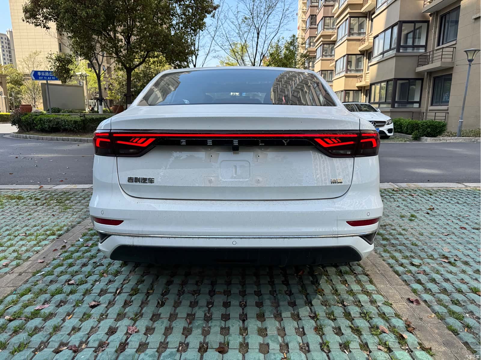 Geely Emgrand, 2025 9