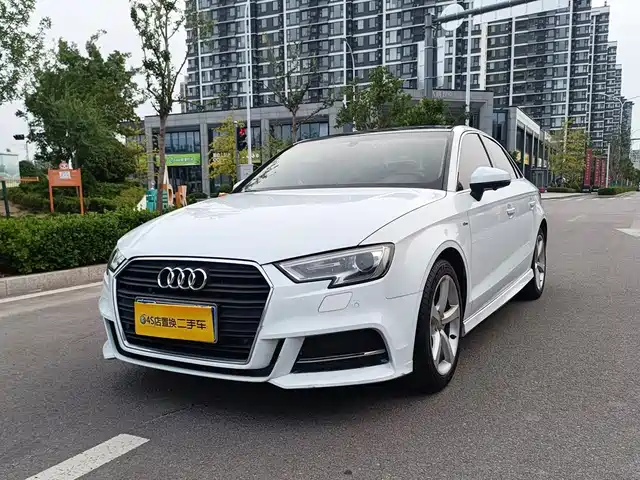 Audi A3 2018 — купить из Китая под заказ
