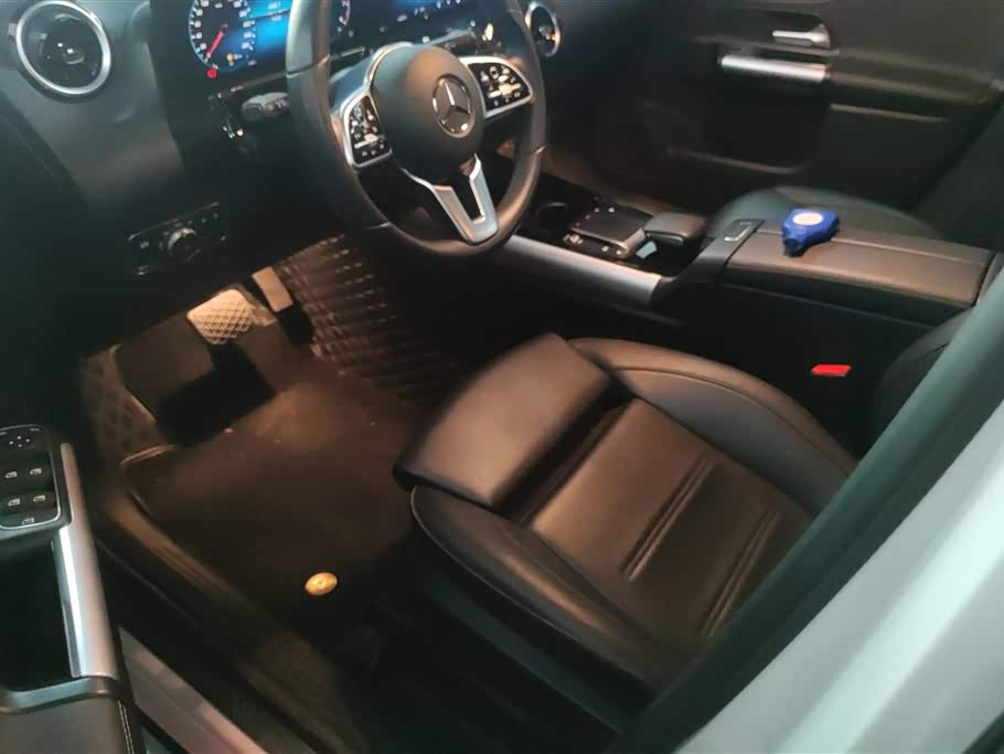Mercedes-Benz GLA Mercedes-Benz GLA