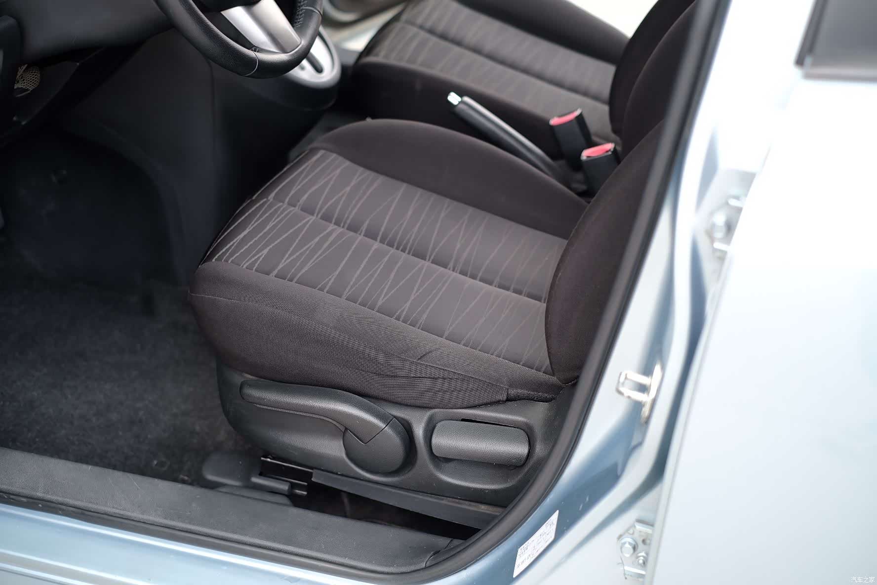 Mazda 2, 2011 30