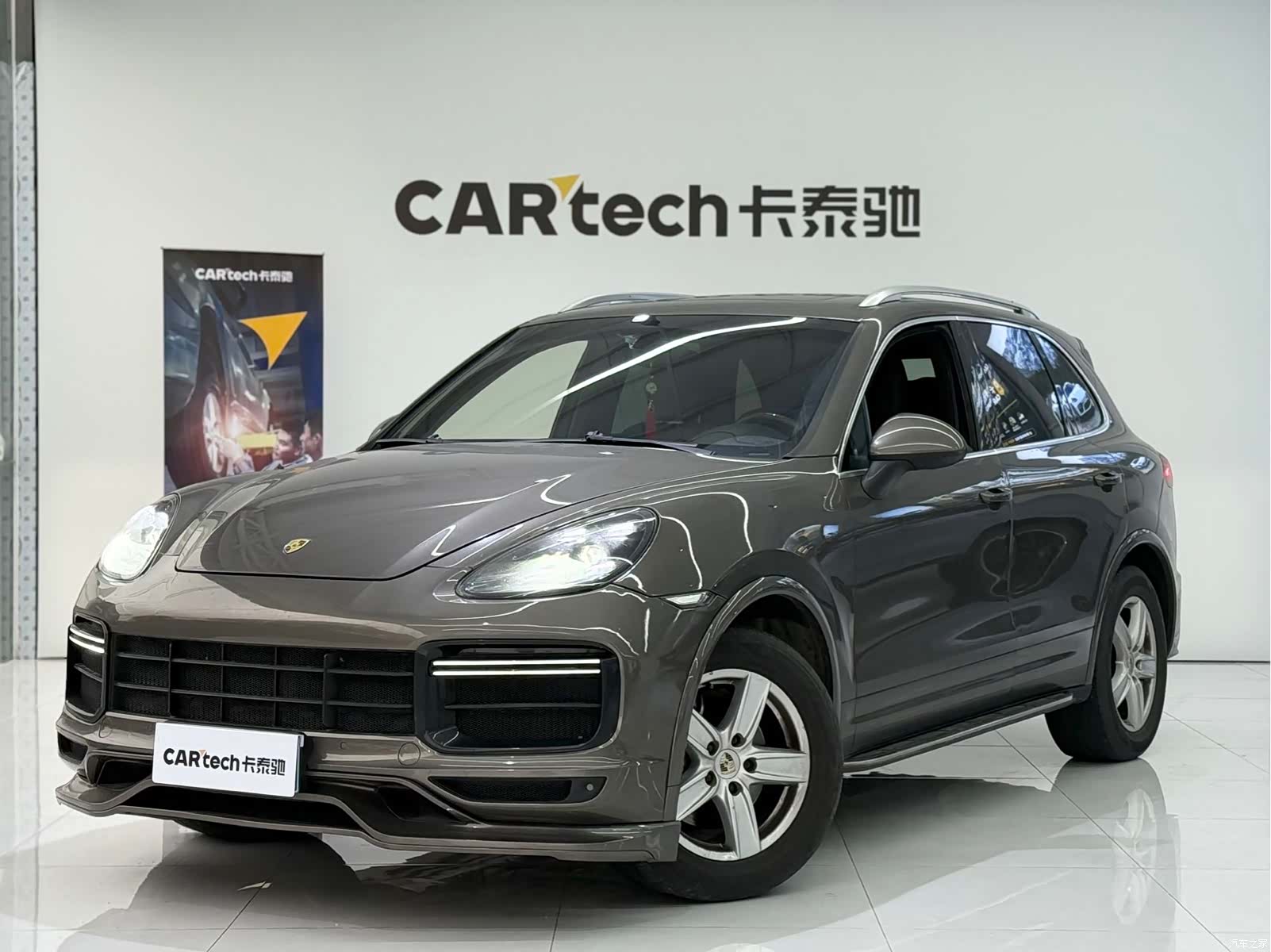 Porsche Cayenne, 2011 1