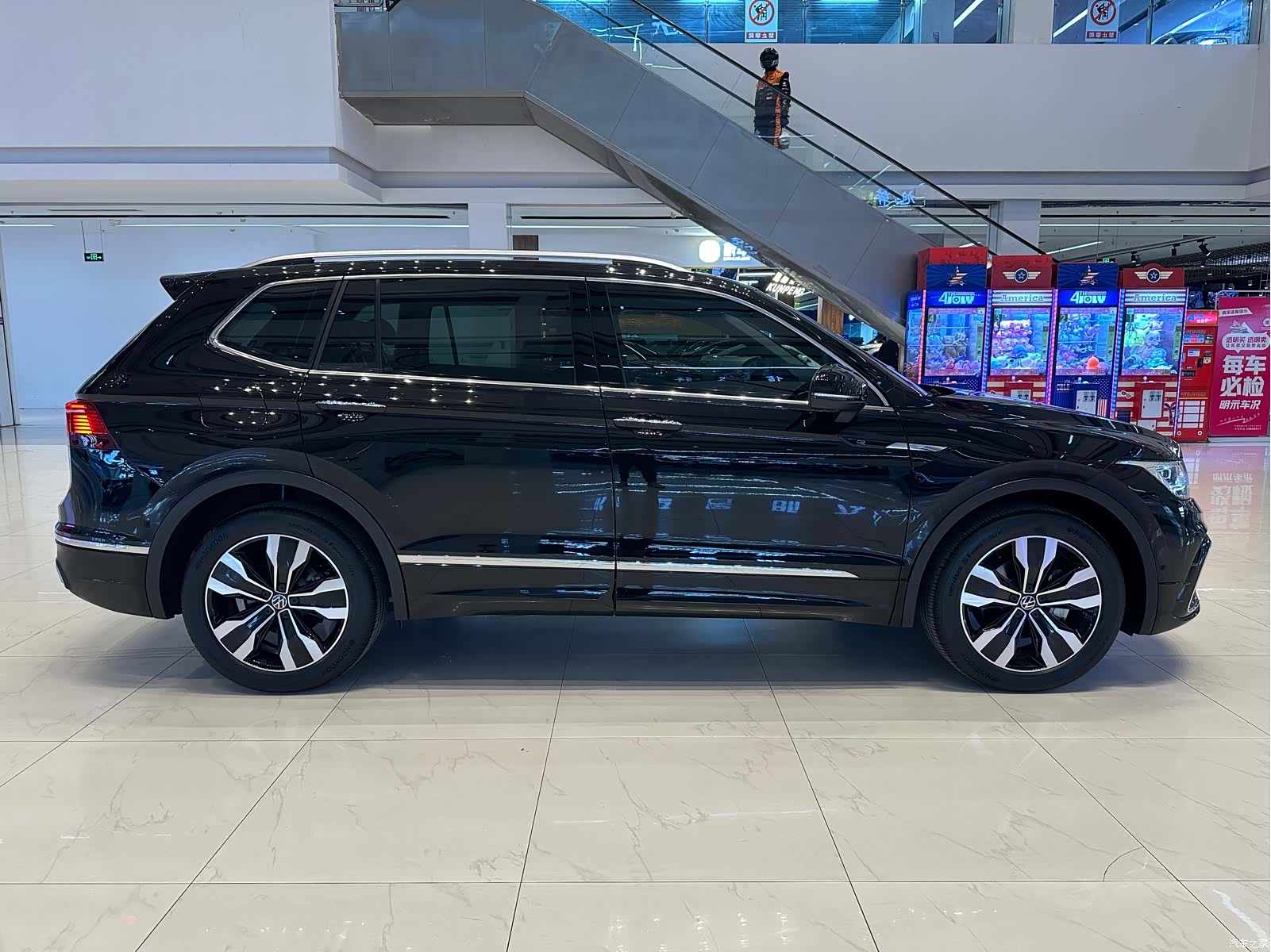Volkswagen Tiguan L, 2023 9