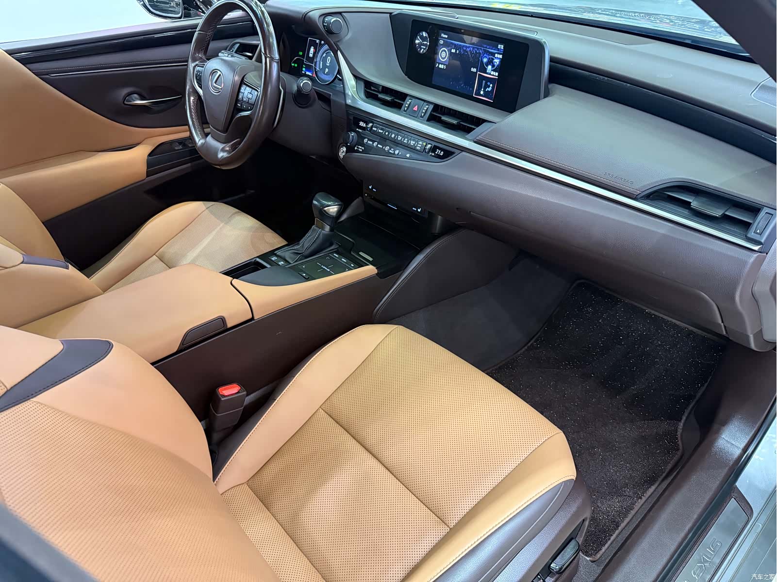 Lexus ES, 2020 27