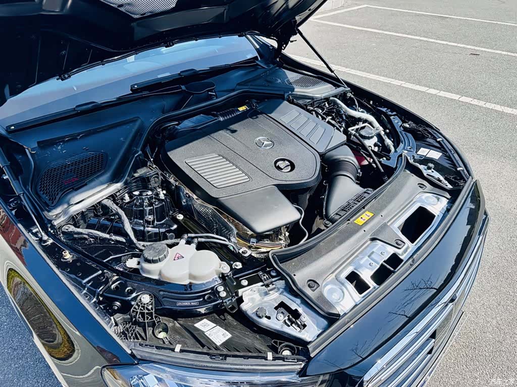 Mercedes-Benz E-Class, 2025 11