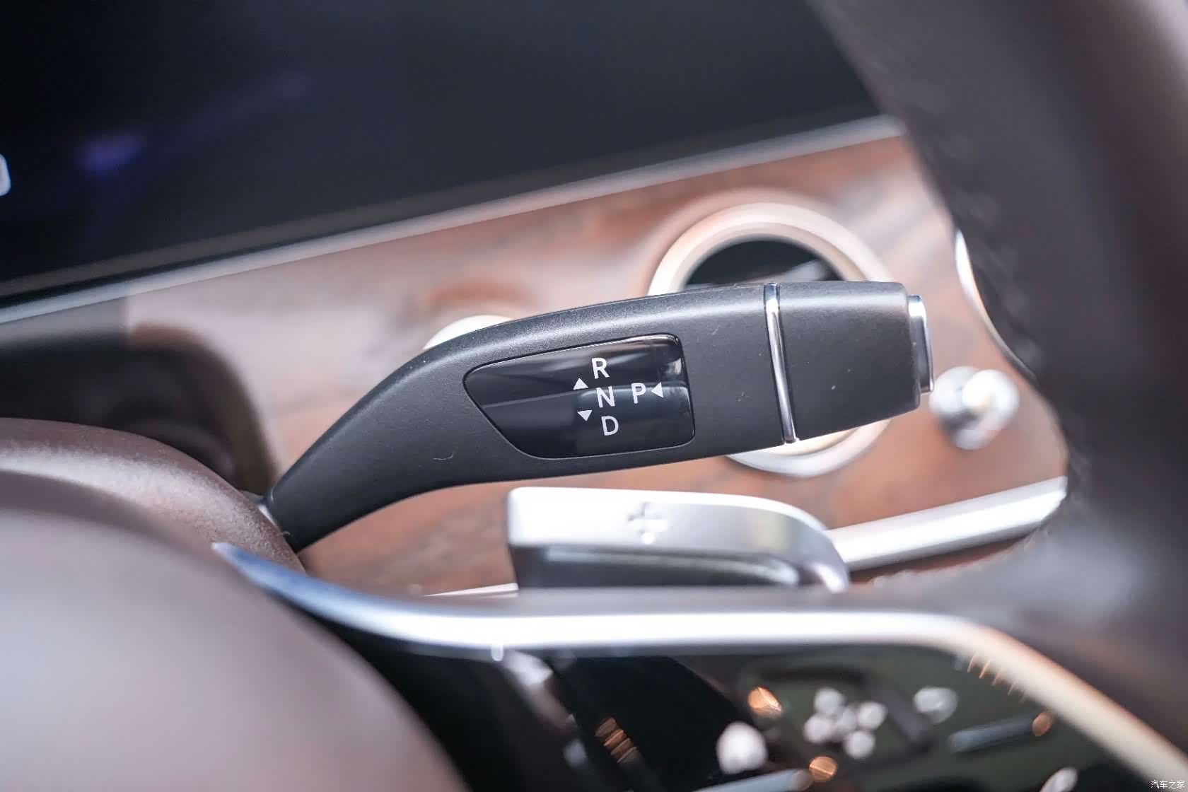 Mercedes-Benz E-Class, 2023 13
