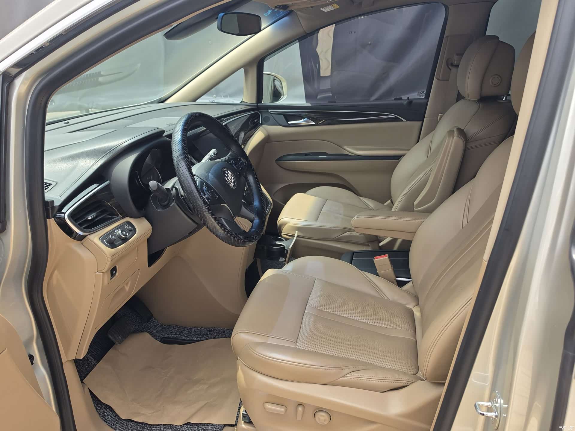 Buick GL8, 2017 2