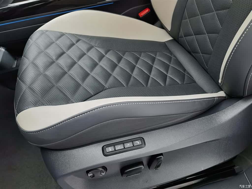 Volkswagen ID.6, 2022 20