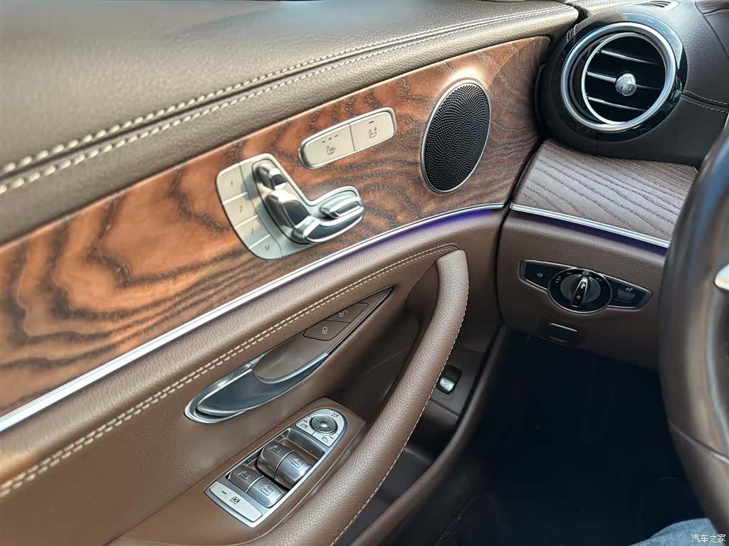 Mercedes-Benz E-Class, 2023 21