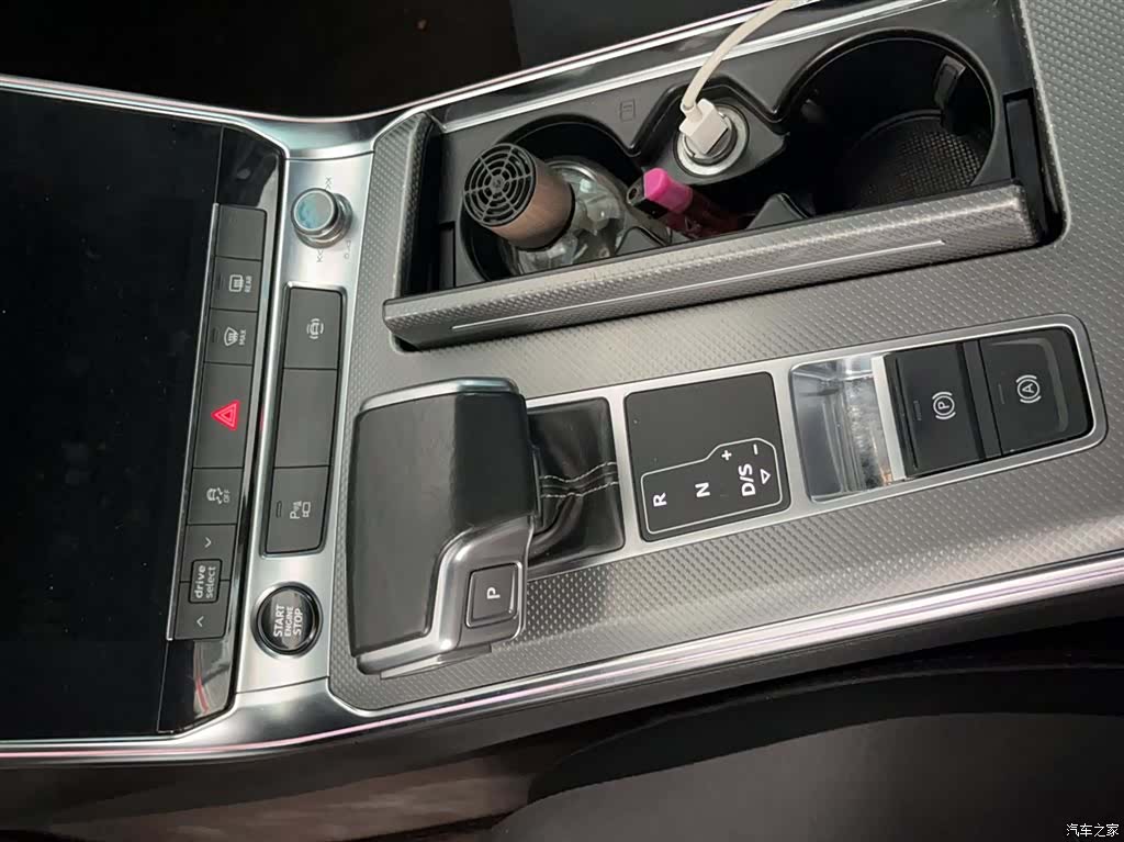 Audi A6L, 2021 все фото