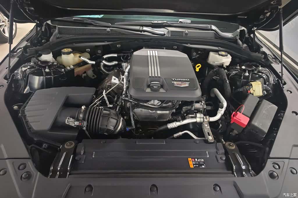 Cadillac CT5, 2022 10