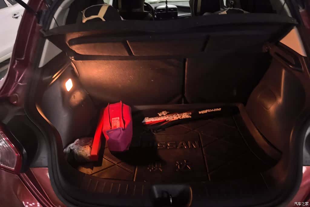 Nissan Tiida, 2012 4