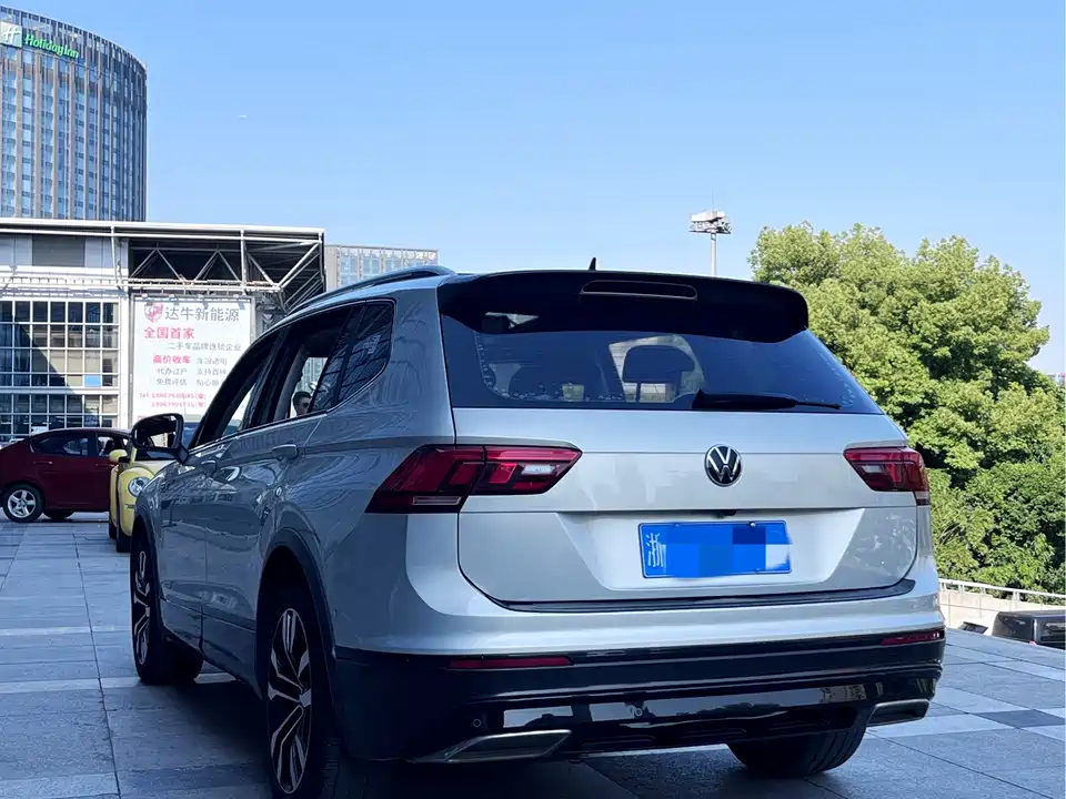 Volkswagen Tiguan L