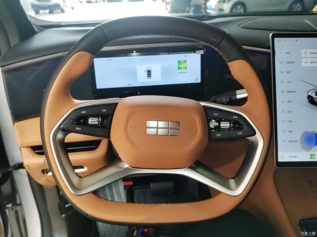 Geely Galaxy L7, 2025 11