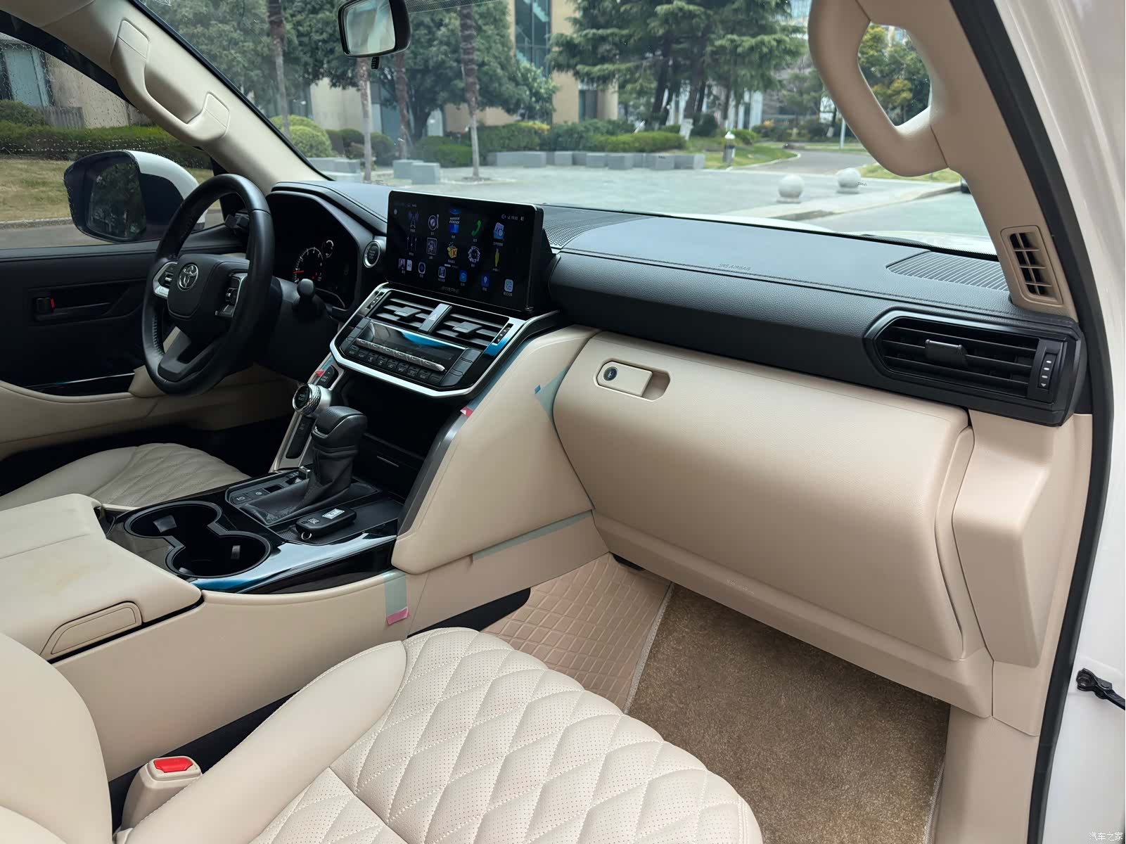 Toyota Land Cruiser, 2023 12