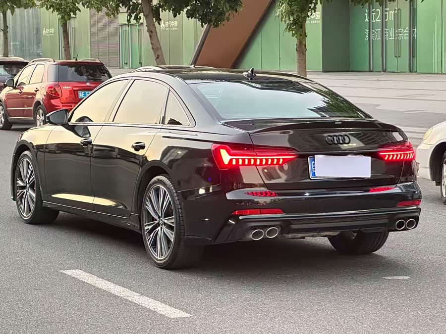 Audi A6L 2020, фото 19