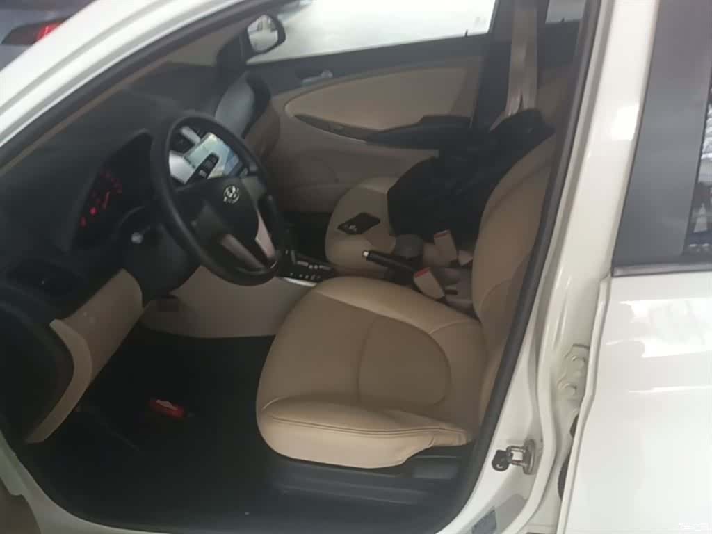 Hyundai GLS, 2016 15
