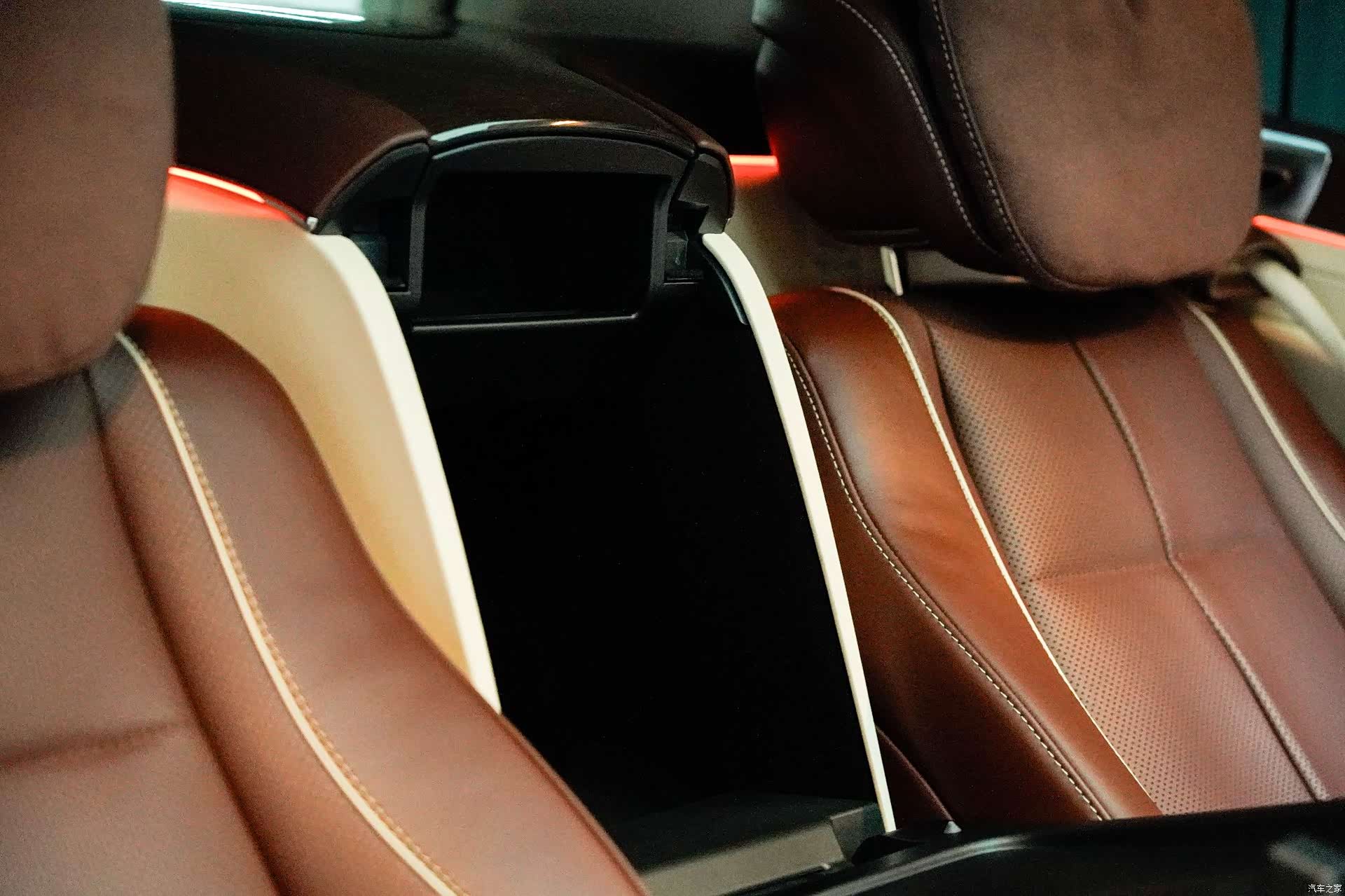 Maybach GLS, 2021 21