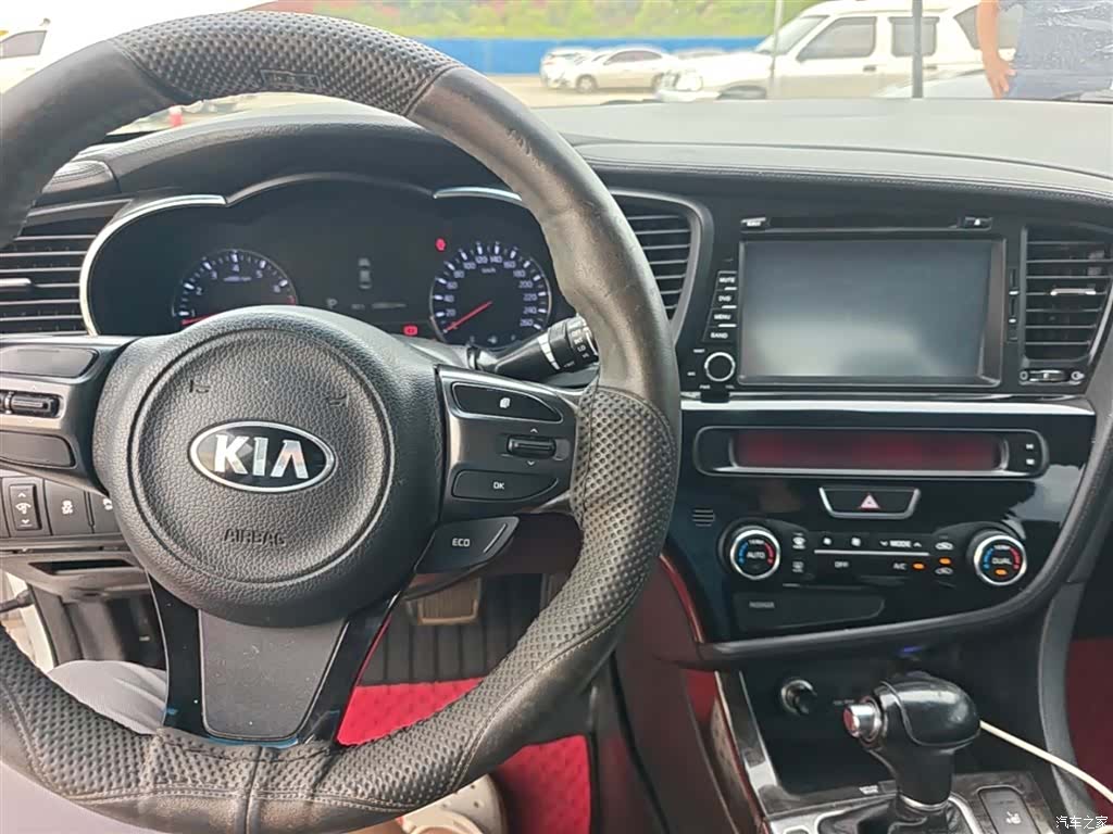 Kia K5, 2014 10