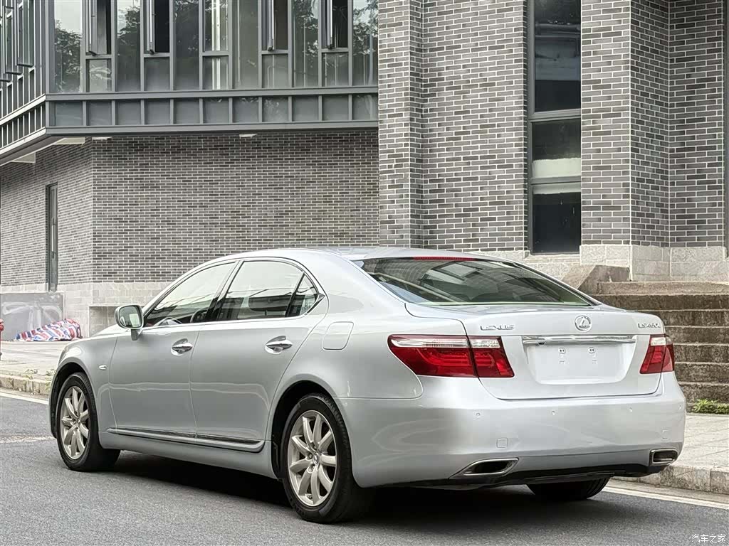 Lexus LS, 2008 4