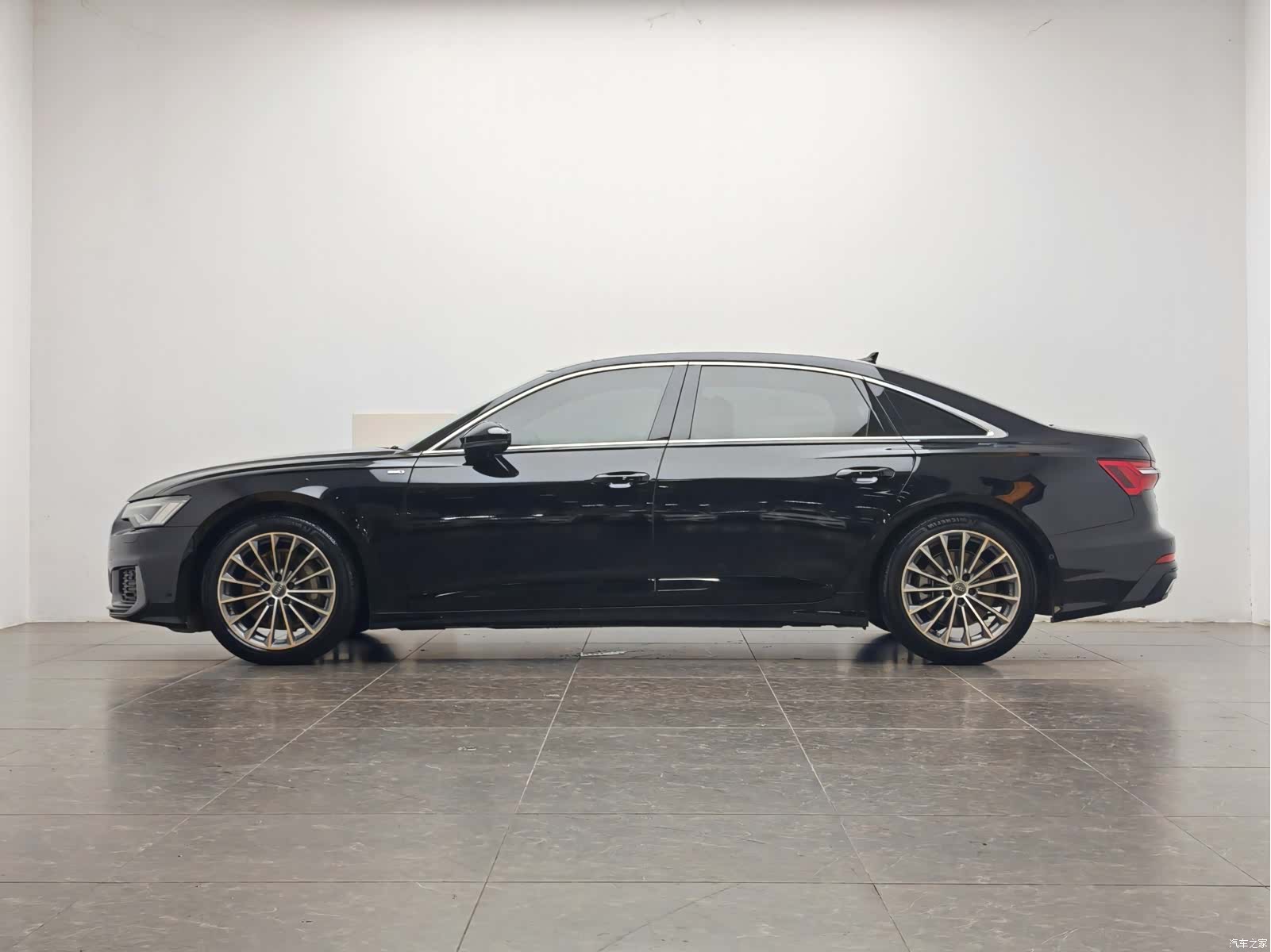 Audi A6L, 2020 11