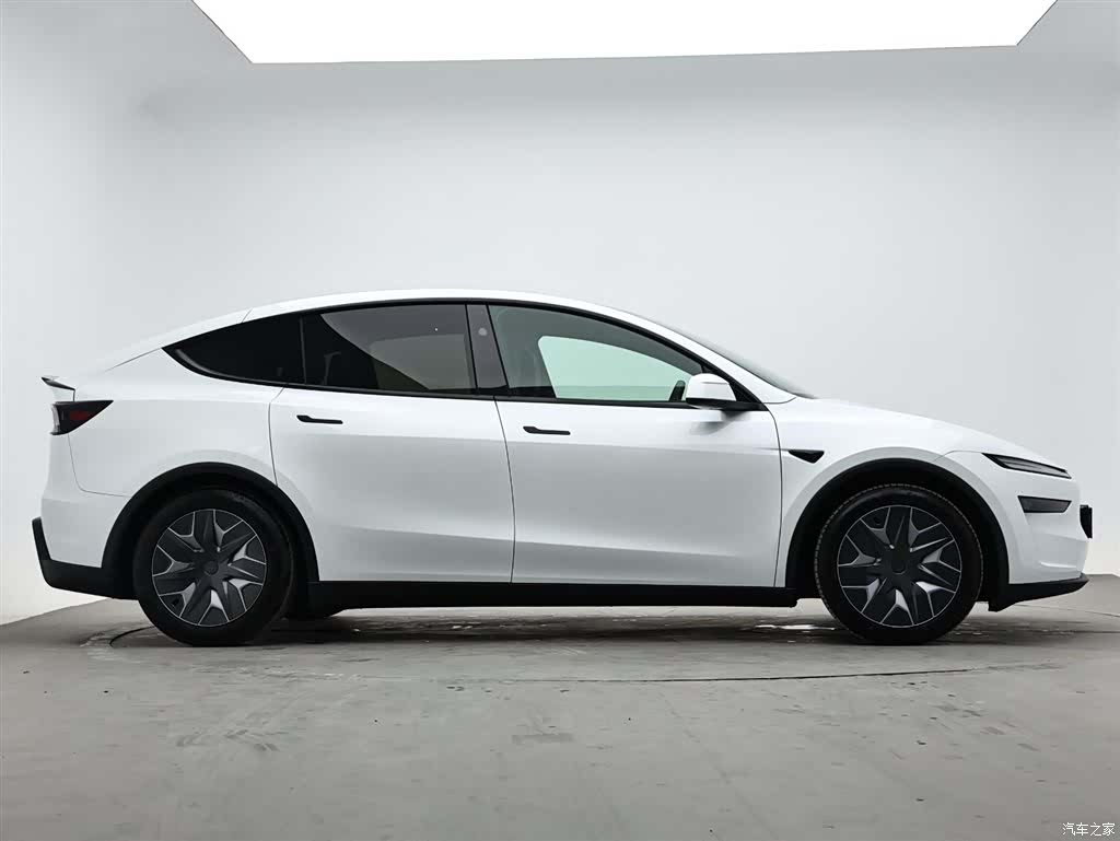 Tesla Model Y, 2025 все фото
