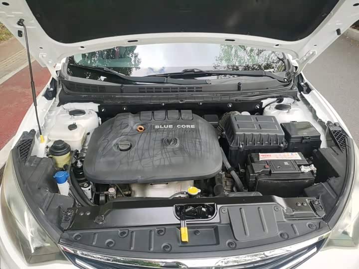 Changan Eado XT 2015 1.6L МКПП jun ku xing guo V