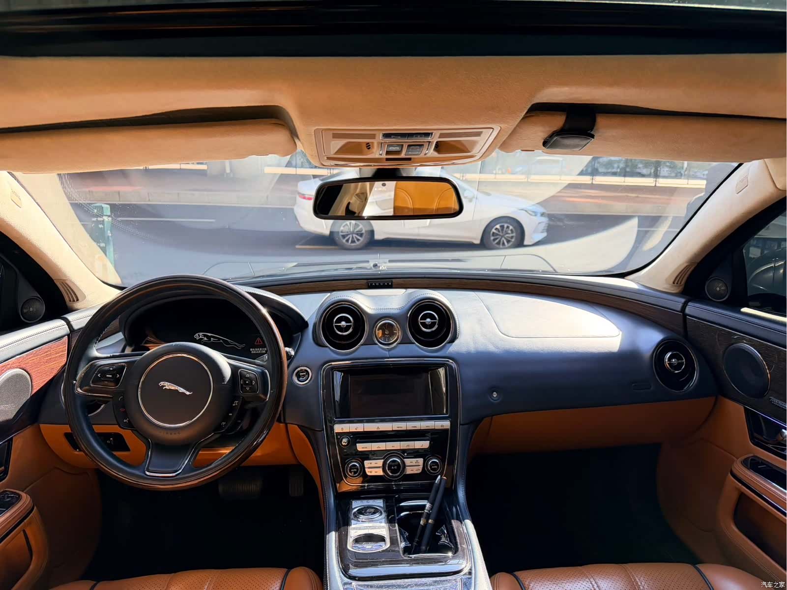 Jaguar XJ, 2013 9