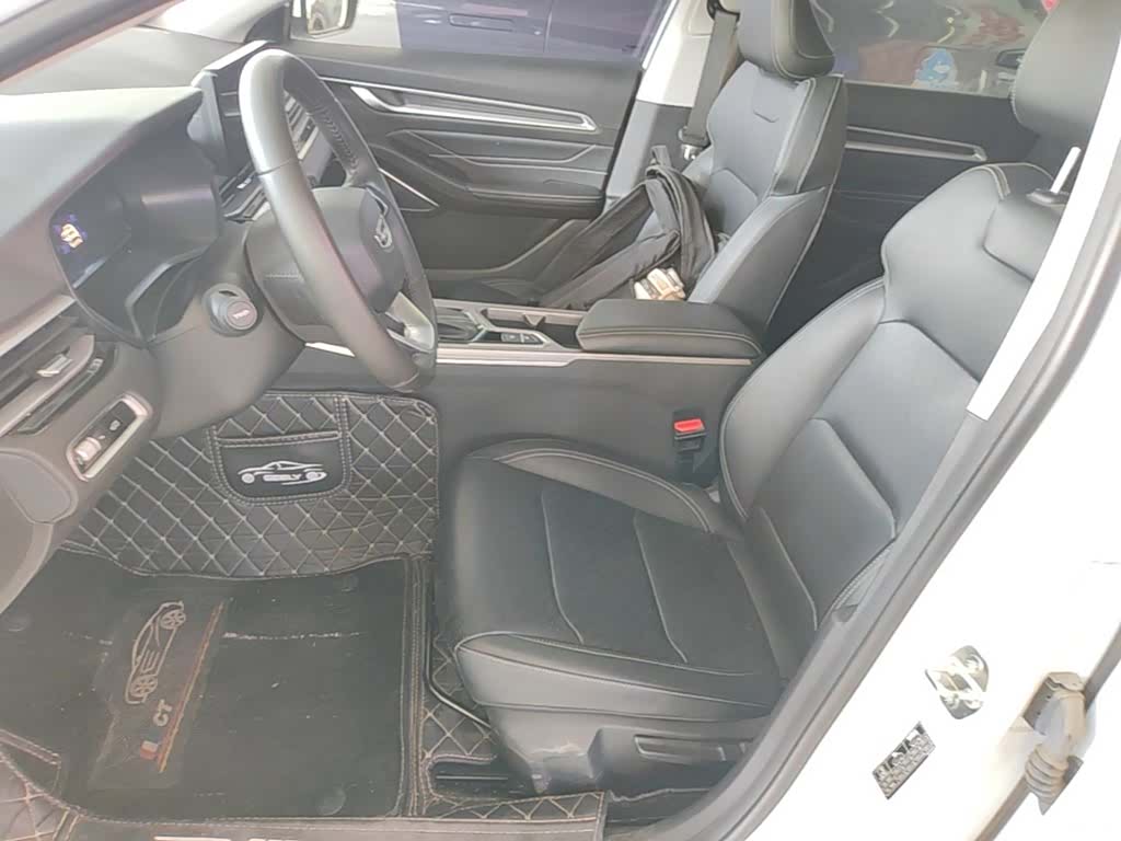 Geely Emgrand, 2023 15
