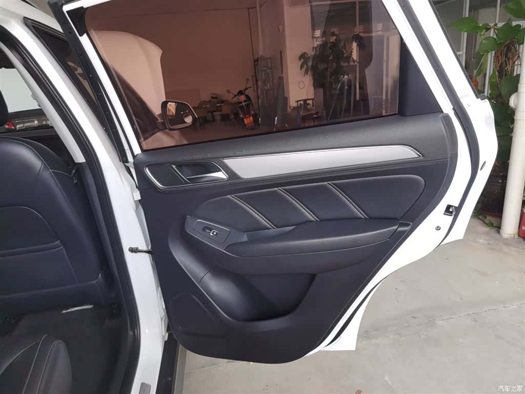 Roewe RX5, 2017 16