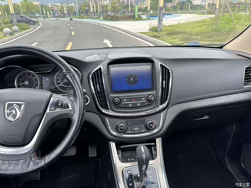 Wuling 560, 2017 11