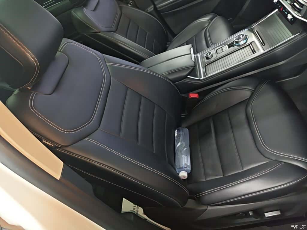 Ford Explorer, 2023 25