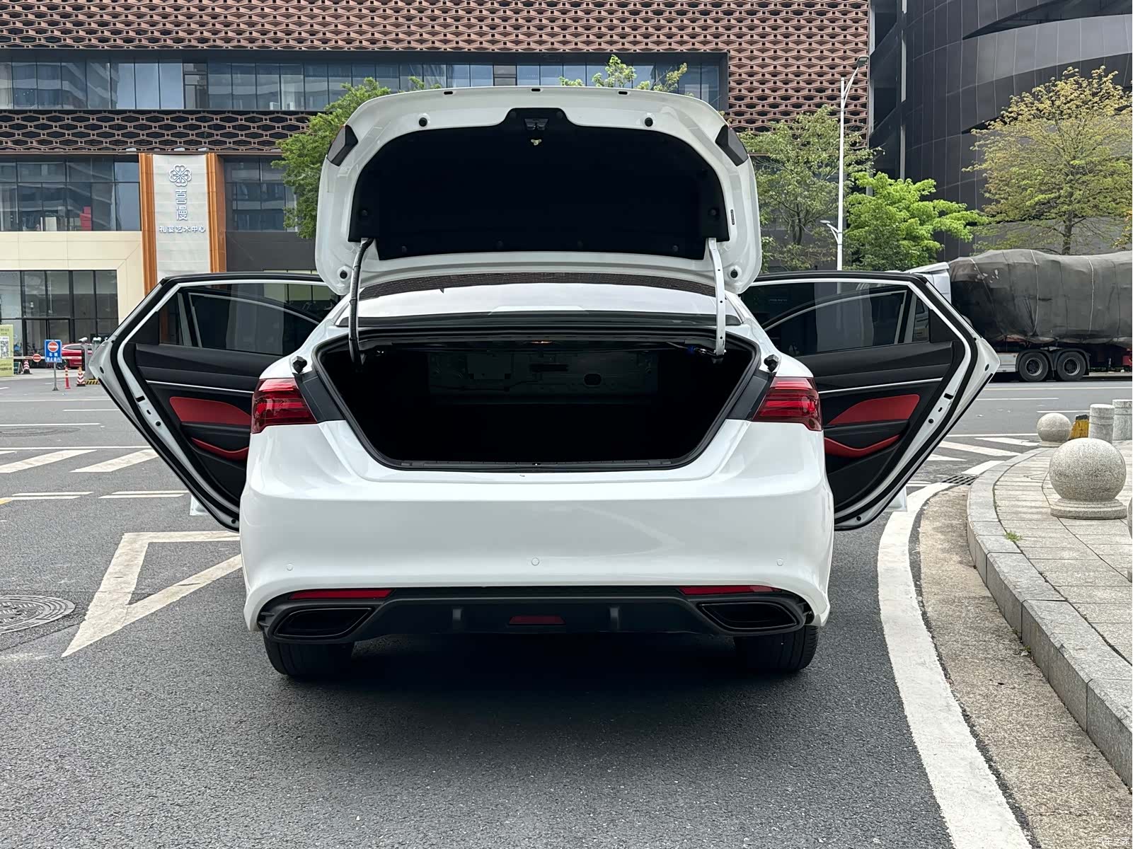 Geely Binray, 2021 13