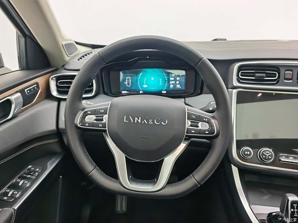 Lynk & Co 01, 2020 11