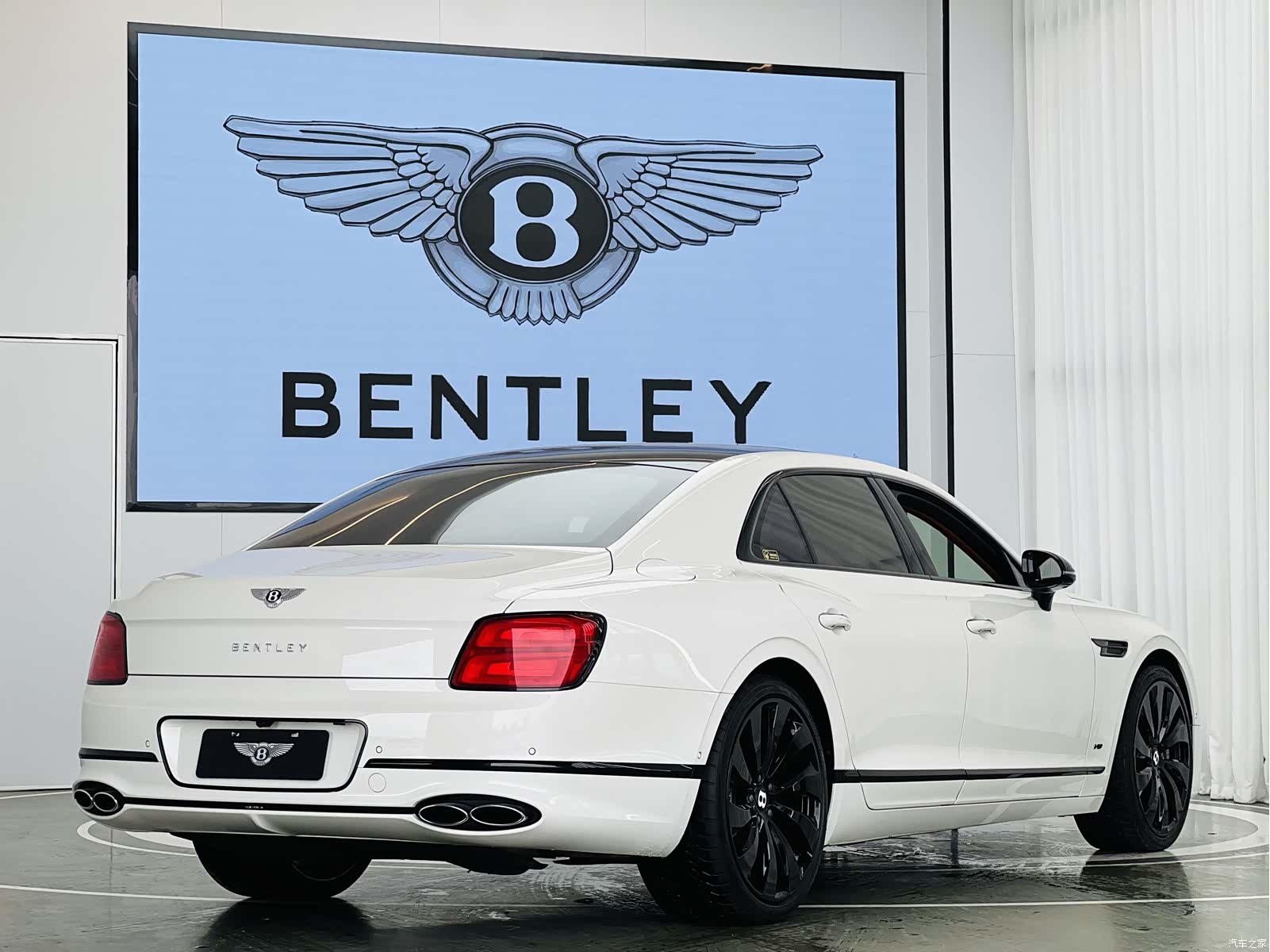 Bentley Flying Spur, 2022 15