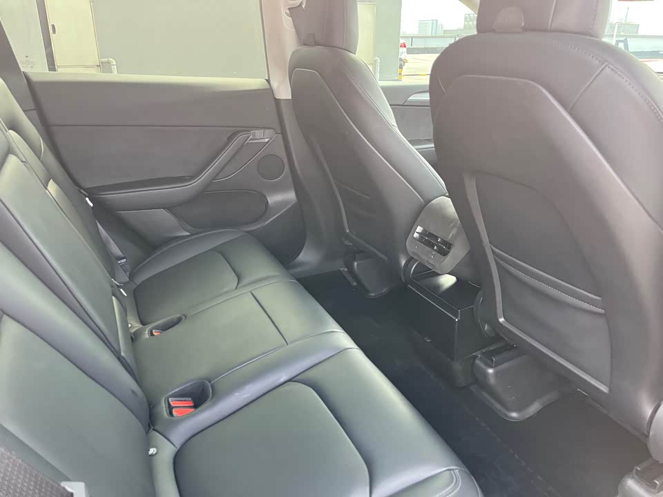 Tesla Model Y Tesla Model Y