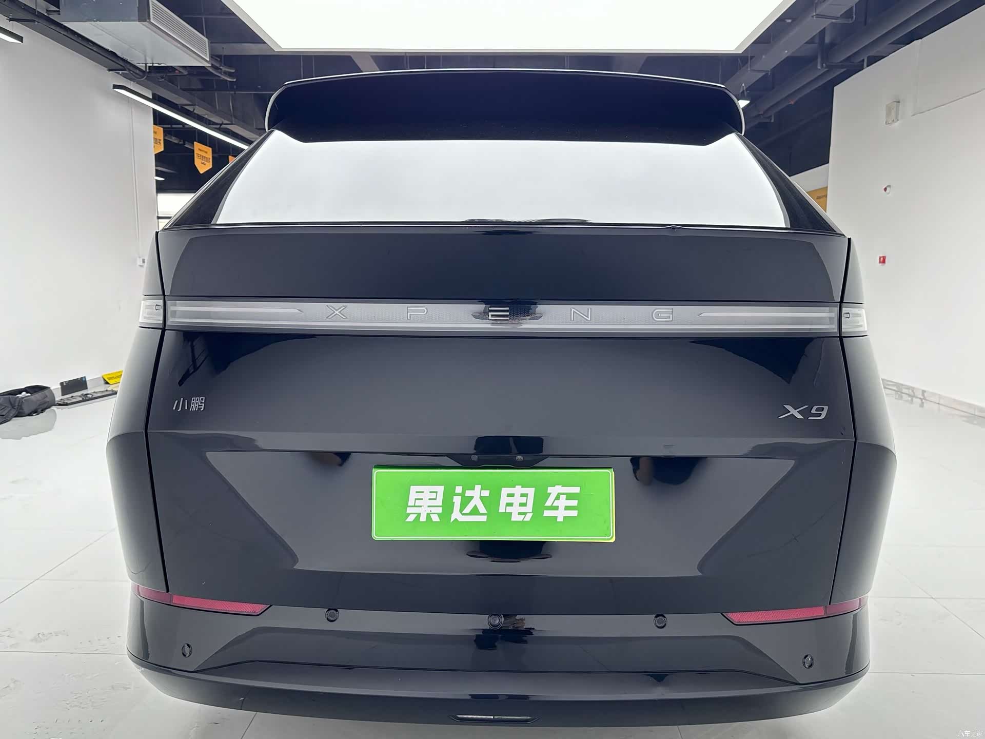 Xpeng X9, 2024 6