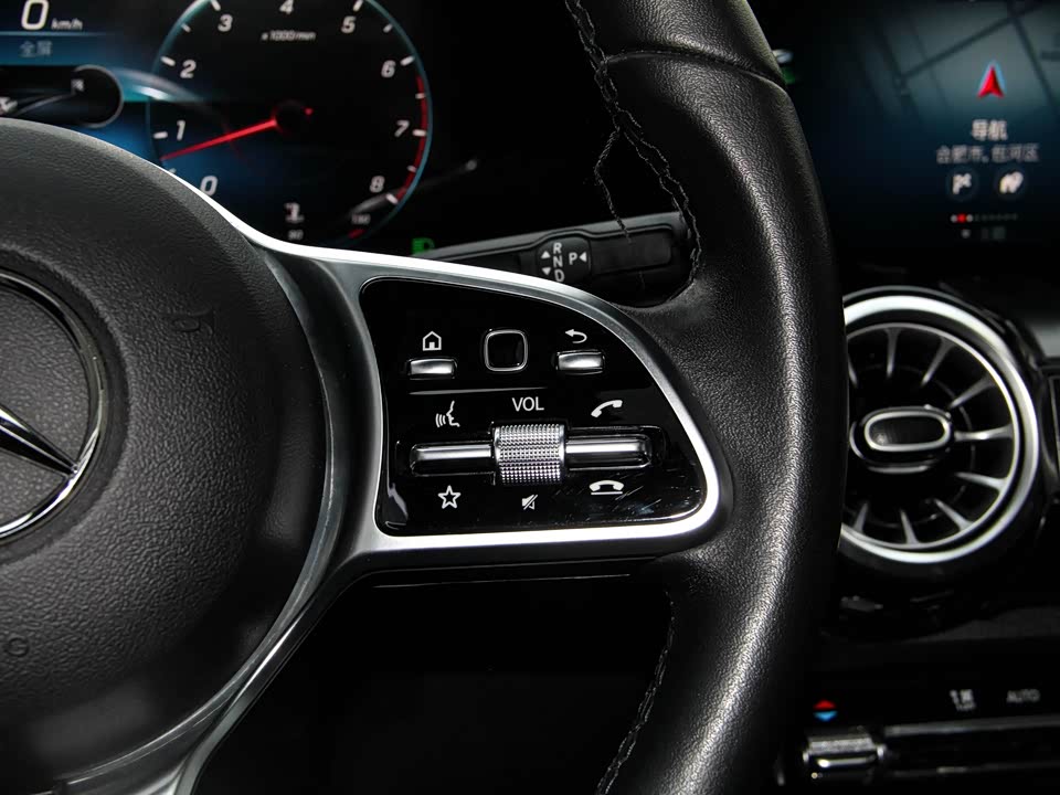 Mercedes-Benz GLB Mercedes-Benz GLB