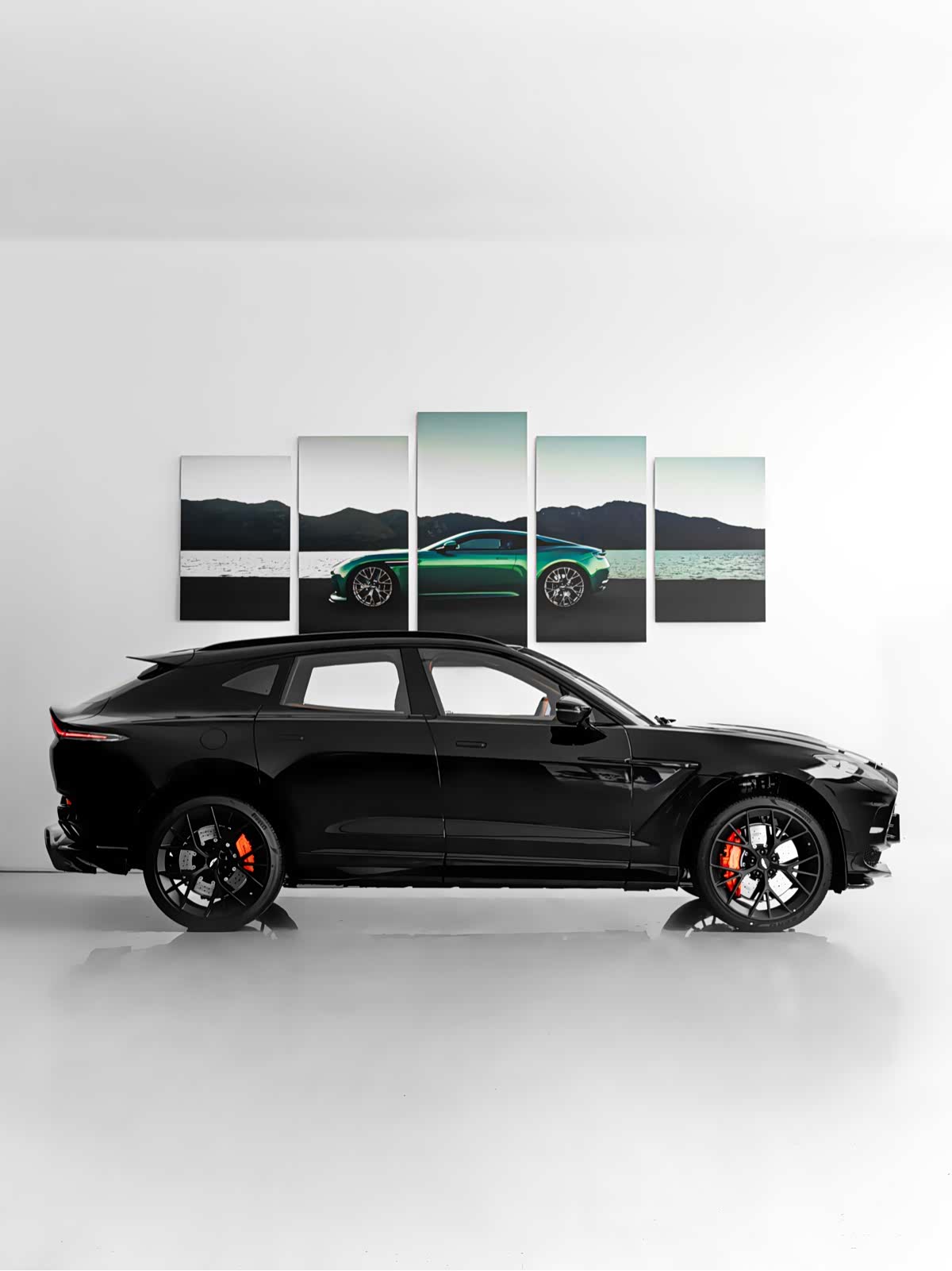 Aston Martin DBX, 2025 все фото