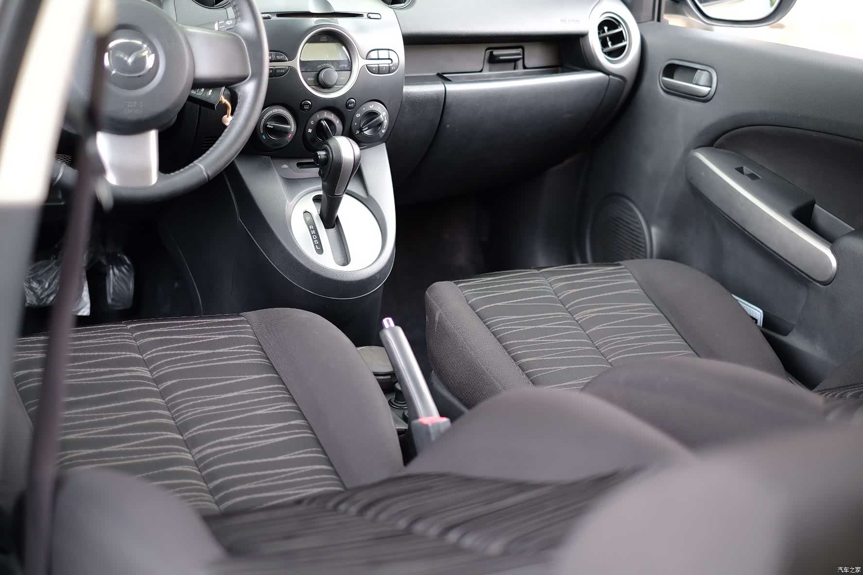 Mazda 2, 2011 44