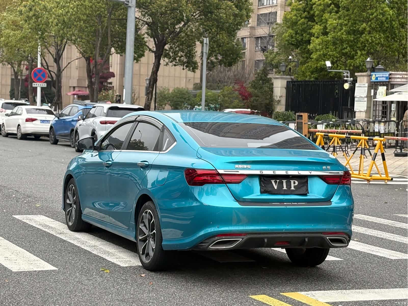 Geely Binray, 2022 16