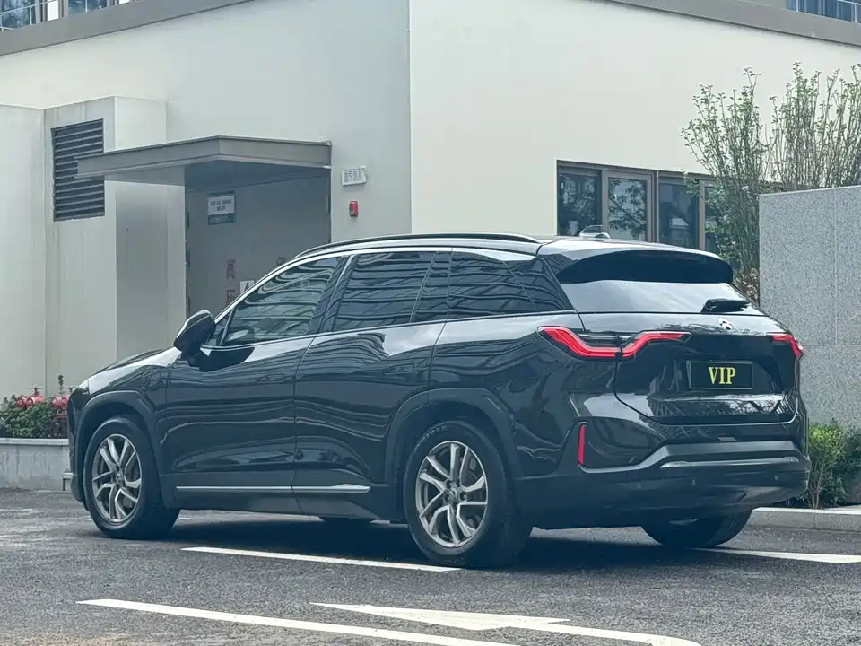 NIO ES6